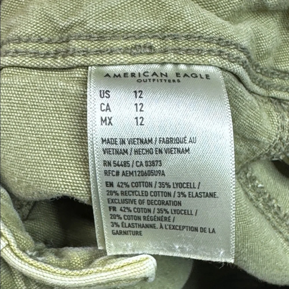 American Eagle Green Highest Rise '90s Boyfriend Shorts Size 12 - Picture 8 of 9